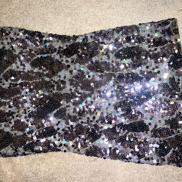 Sequin Black and Silver Skirt - Picture 1 of 3